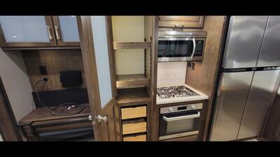 2020 GRAND DESIGN SOLITUDE 377MBS   - Photo 24 - Aurora, MO 65605