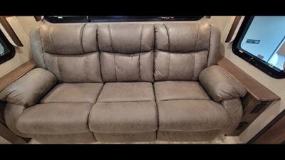 2020 GRAND DESIGN SOLITUDE 377MBS   - Photo 27 - Aurora, MO 65605