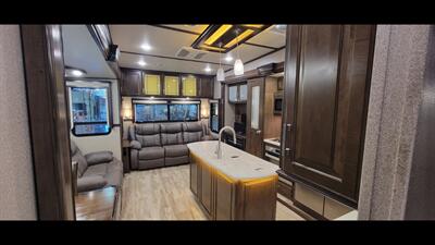 2020 GRAND DESIGN SOLITUDE 377MBS   - Photo 11 - Aurora, MO 65605