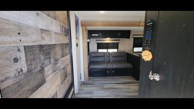 2023 COACHMEN FREEDOM EXPRESS 287BHDS - Photo 9 - Aurora, MO 65605