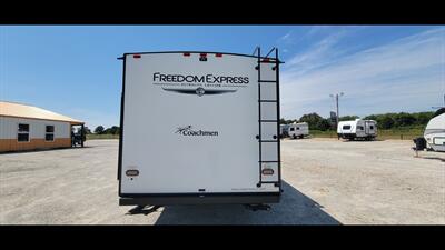 2023 COACHMEN FREEDOM EXPRESS 287BHDS - Photo 7 - Aurora, MO 65605