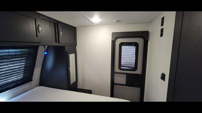 2023 COACHMEN FREEDOM EXPRESS 287BHDS - Photo 40 - Aurora, MO 65605