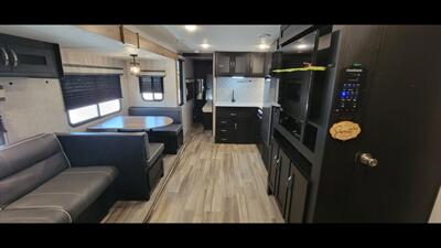 2023 COACHMEN FREEDOM EXPRESS 287BHDS - Photo 10 - Aurora, MO 65605