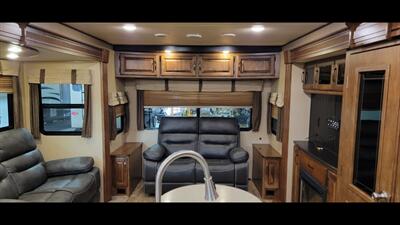 2016 GRAND DESIGN REFLECTION 313 RLTS   - Photo 9 - Aurora, MO 65605