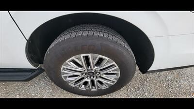2026 Ford Expedition MAX Platinum   - Photo 9 - Aurora, MO 65605