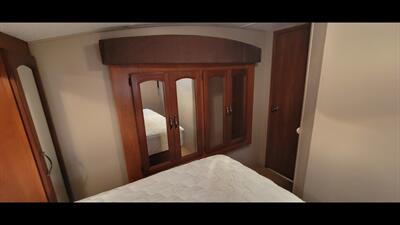 2012 KESYSTONE COUGAR 29RES   - Photo 38 - Aurora, MO 65605