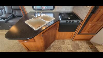 2012 KESYSTONE COUGAR 29RES   - Photo 14 - Aurora, MO 65605