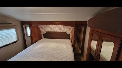 2012 KESYSTONE COUGAR 29RES   - Photo 33 - Aurora, MO 65605