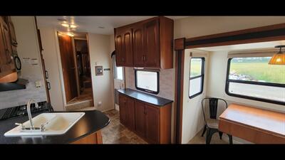 2012 KESYSTONE COUGAR 29RES   - Photo 24 - Aurora, MO 65605