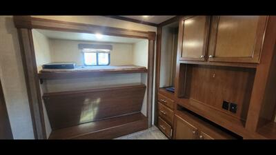 2016 HEARTLAND OAKMONT 375QB   - Photo 35 - Aurora, MO 65605