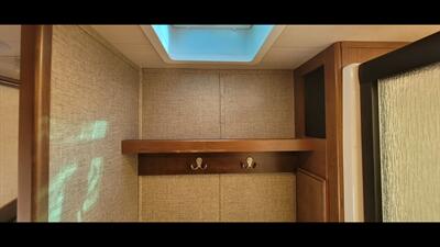 2016 HEARTLAND OAKMONT 375QB   - Photo 52 - Aurora, MO 65605