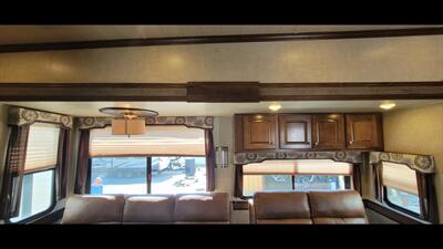 2016 HEARTLAND OAKMONT 375QB   - Photo 23 - Aurora, MO 65605