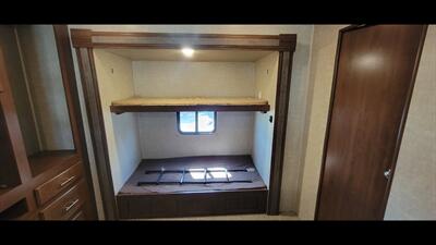 2016 HEARTLAND OAKMONT 375QB   - Photo 31 - Aurora, MO 65605