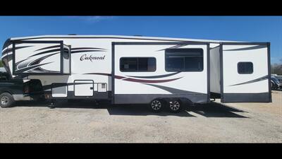 2016 HEARTLAND OAKMONT 375QB   - Photo 5 - Aurora, MO 65605