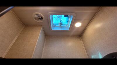 2016 HEARTLAND OAKMONT 375QB   - Photo 41 - Aurora, MO 65605