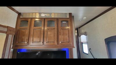 2016 HEARTLAND OAKMONT 375QB   - Photo 19 - Aurora, MO 65605