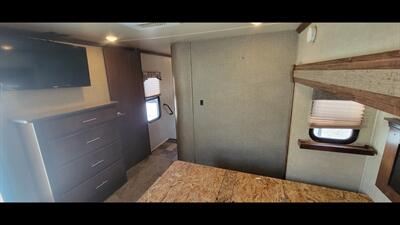 2016 HEARTLAND OAKMONT 375QB   - Photo 59 - Aurora, MO 65605