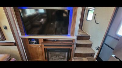 2016 HEARTLAND OAKMONT 375QB   - Photo 20 - Aurora, MO 65605