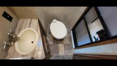 2016 HEARTLAND OAKMONT 375QB   - Photo 39 - Aurora, MO 65605