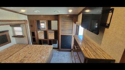 2016 HEARTLAND OAKMONT 375QB   - Photo 54 - Aurora, MO 65605