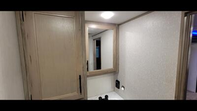 2022 FOREST RIVER CHEROKEE 22 SW-L   - Photo 29 - Aurora, MO 65605