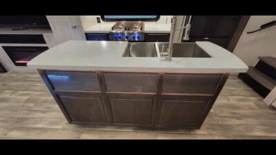 2023 FOREST RIVER CARDINAL 380RLX - Photo 31 - Aurora, MO 65605