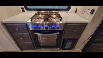 2023 FOREST RIVER CARDINAL 380RLX - Photo 16 - Aurora, MO 65605