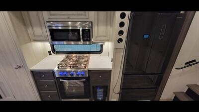 2023 FOREST RIVER CARDINAL 380RLX - Photo 15 - Aurora, MO 65605
