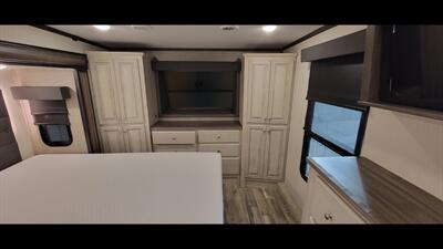 2023 FOREST RIVER CARDINAL 380RLX - Photo 44 - Aurora, MO 65605