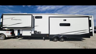 2023 FOREST RIVER CARDINAL 380RLX - Photo 4 - Aurora, MO 65605