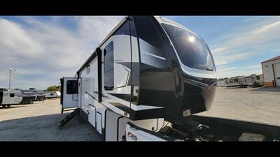 2023 FOREST RIVER CARDINAL 380RLX - Photo 2 - Aurora, MO 65605