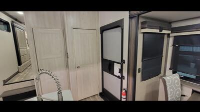 2023 FOREST RIVER CARDINAL 380RLX - Photo 11 - Aurora, MO 65605