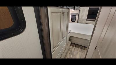 2023 FOREST RIVER CARDINAL 380RLX - Photo 34 - Aurora, MO 65605