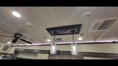 2023 FOREST RIVER CARDINAL 380RLX - Photo 32 - Aurora, MO 65605