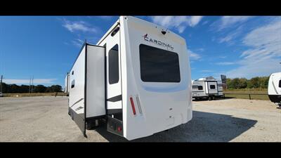 2023 FOREST RIVER CARDINAL 380RLX - Photo 5 - Aurora, MO 65605