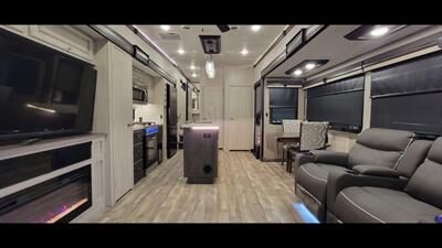 2023 FOREST RIVER CARDINAL 380RLX - Photo 10 - Aurora, MO 65605