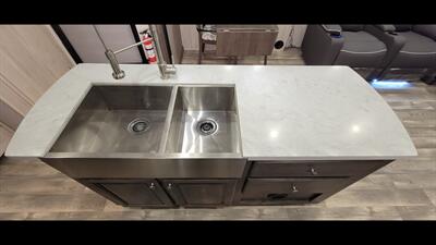 2023 FOREST RIVER CARDINAL 380RLX - Photo 19 - Aurora, MO 65605