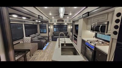 2023 FOREST RIVER CARDINAL 380RLX - Photo 9 - Aurora, MO 65605