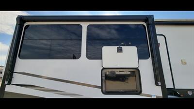 2023 FOREST RIVER CARDINAL 380RLX - Photo 7 - Aurora, MO 65605