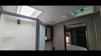 2015 KEYSTONE COUGAR 33 RES   - Photo 34 - Aurora, MO 65605