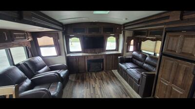 2015 KEYSTONE COUGAR 33 RES   - Photo 20 - Aurora, MO 65605