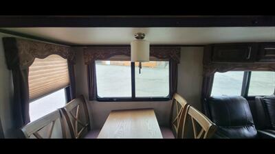 2015 KEYSTONE COUGAR 33 RES   - Photo 31 - Aurora, MO 65605