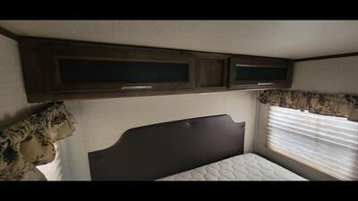 2015 KEYSTONE COUGAR 33 RES   - Photo 42 - Aurora, MO 65605