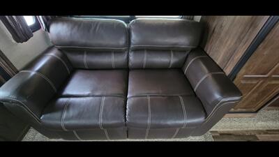 2015 KEYSTONE COUGAR 33 RES   - Photo 23 - Aurora, MO 65605