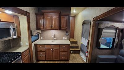 2015 Forest river Cedar creek 37bh   - Photo 12 - Aurora, MO 65605