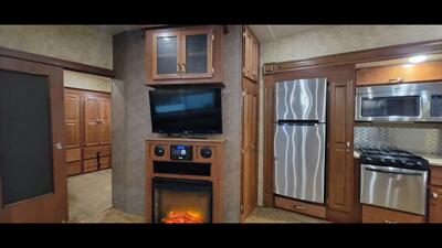 2015 Forest river Cedar creek 37bh   - Photo 18 - Aurora, MO 65605