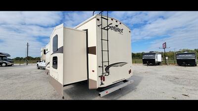 2015 Forest river Cedar creek 37bh   - Photo 53 - Aurora, MO 65605