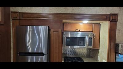 2015 Forest river Cedar creek 37bh   - Photo 17 - Aurora, MO 65605