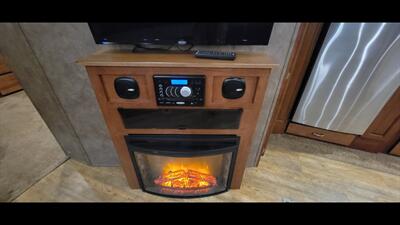 2015 Forest river Cedar creek 37bh   - Photo 19 - Aurora, MO 65605