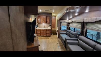 2015 Forest river Cedar creek 37bh   - Photo 11 - Aurora, MO 65605